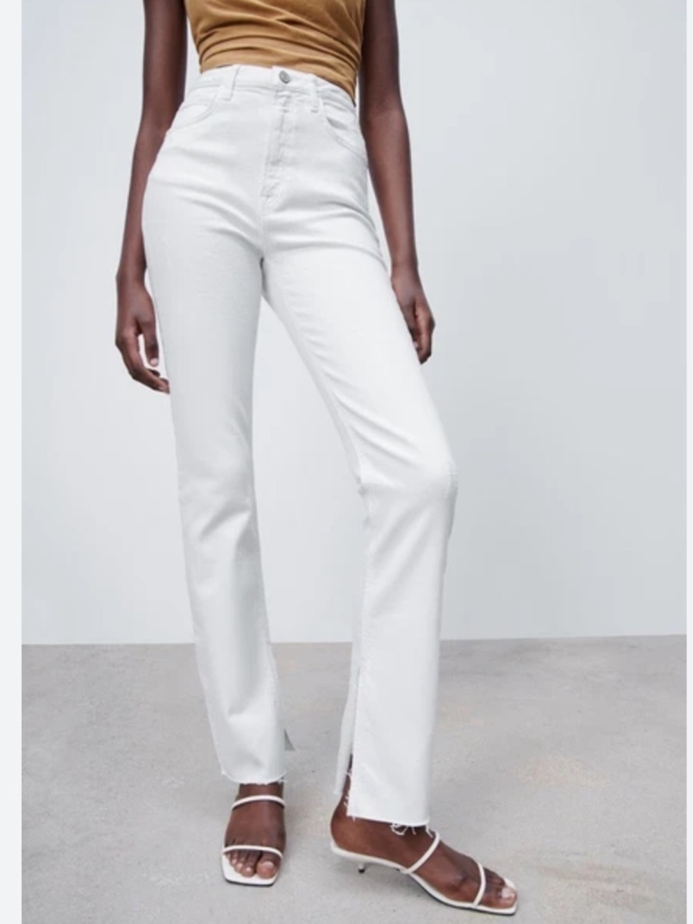 Zara White High-Rise Straight Jeans with Side Split Hem Size 6 NWT